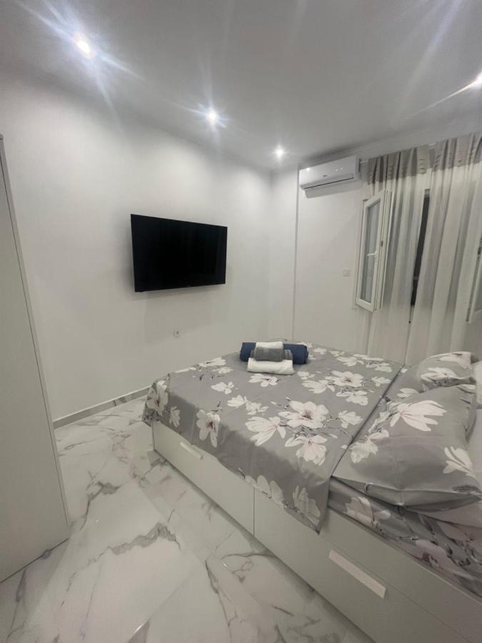 White Apartment Atena Exterior foto