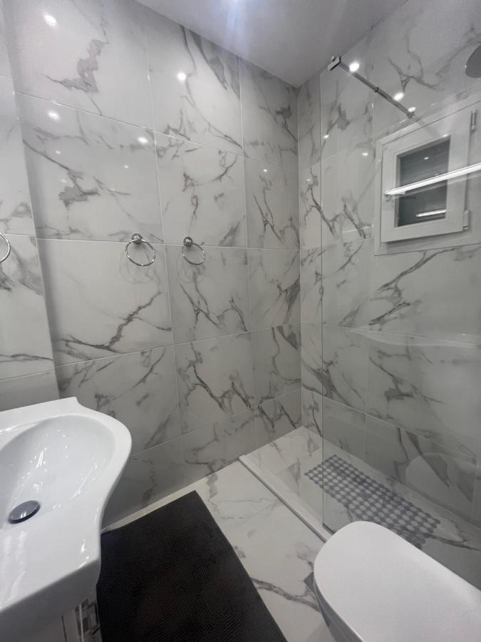 White Apartment Atena Exterior foto