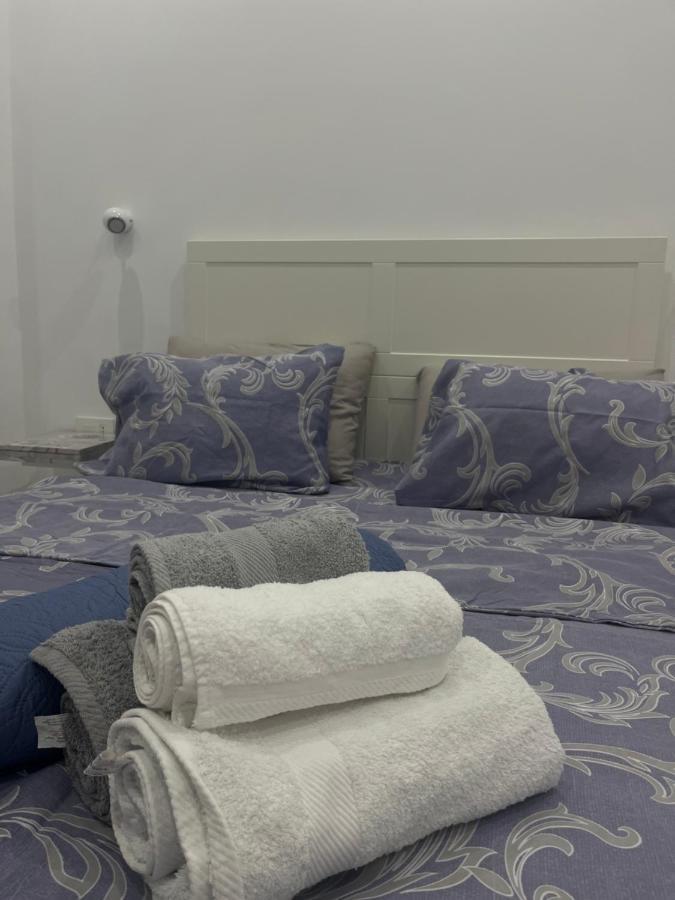 White Apartment Atena Exterior foto