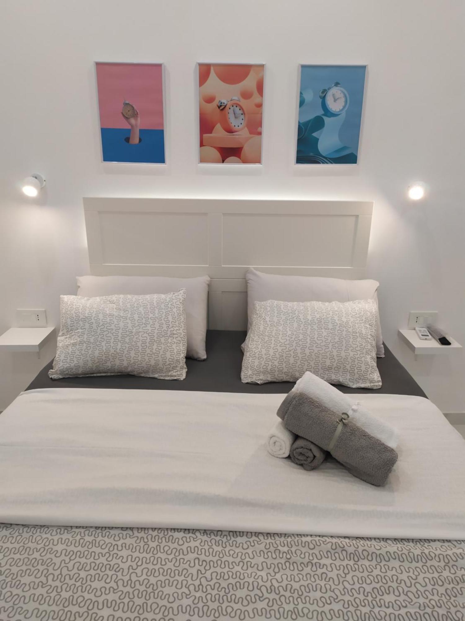 White Apartment Atena Exterior foto