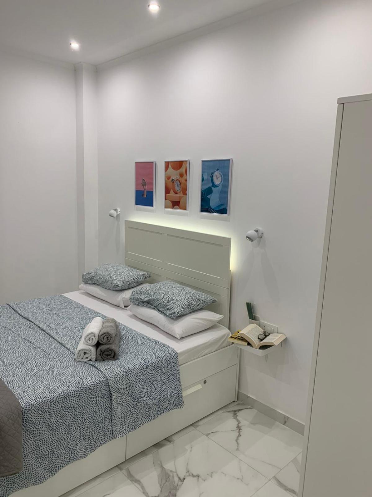 White Apartment Atena Exterior foto
